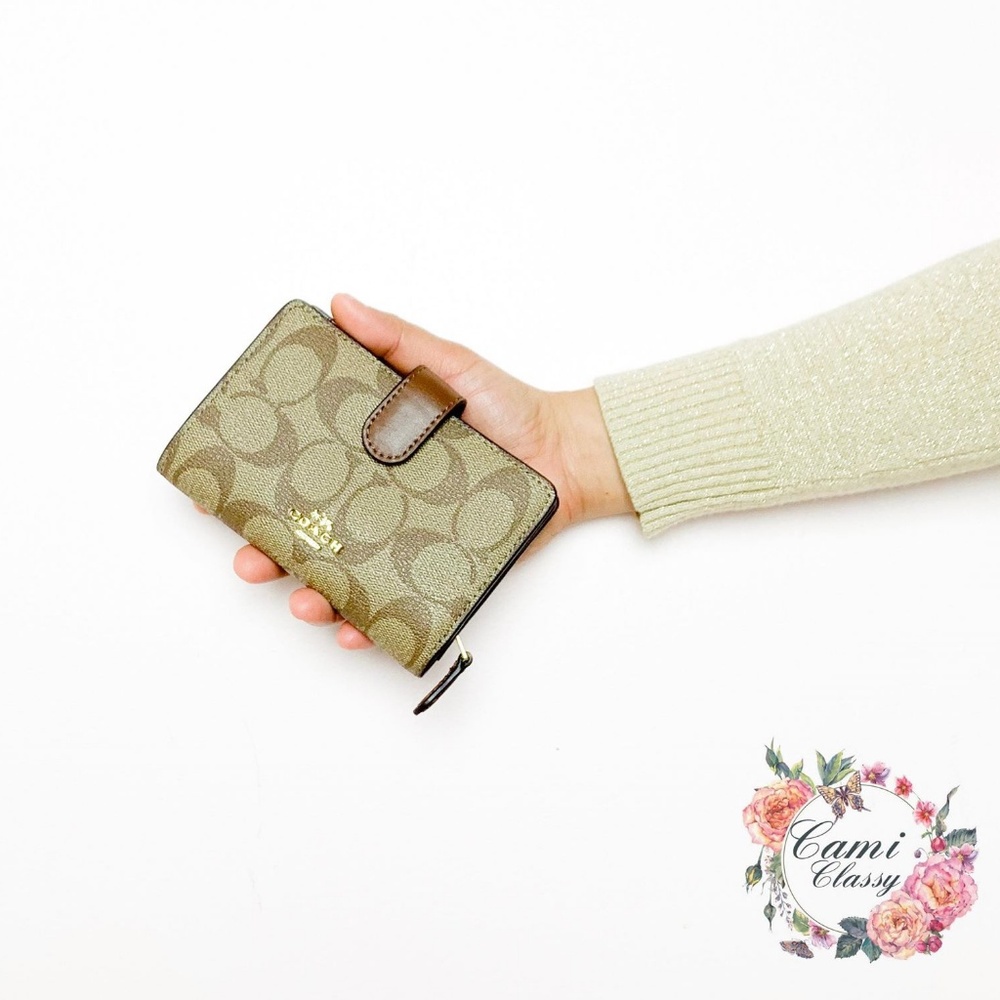 🌷CamiClassy Bags🌷 Coach Medium Signature Wallet